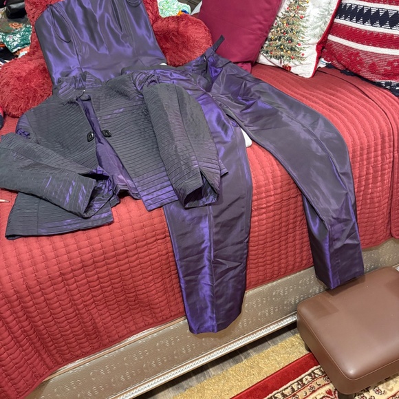 CARLISLE 3Pc Pant Suit - Picture 3 of 15